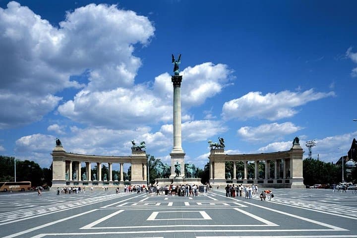 Heroes' Square