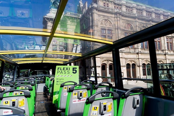 Hop on Hop Off Sightseeing Bus
© Martin Steiger