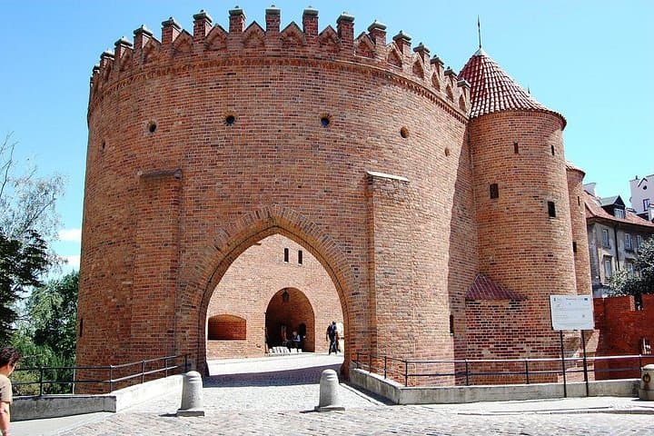 Private Transfer from Vienna to Warsaw, Hotel-to-hotel, English-speaking driver