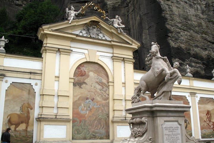 Private 2-hour Walking Tour of Salzburg with official tour guide