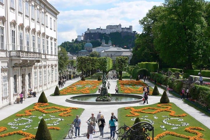 Private 2-hour Walking Tour of Salzburg with official tour guide