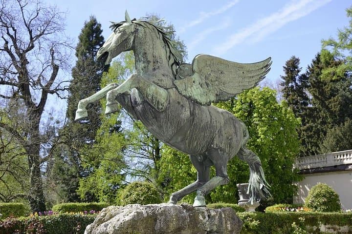 Private 2-hour Walking Tour of Salzburg with official tour guide