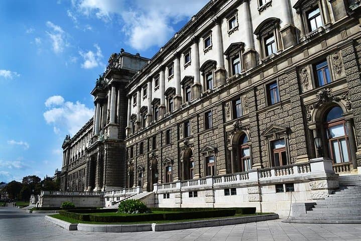 Private 3-hour Walking Tour of Vienna with official tour guide