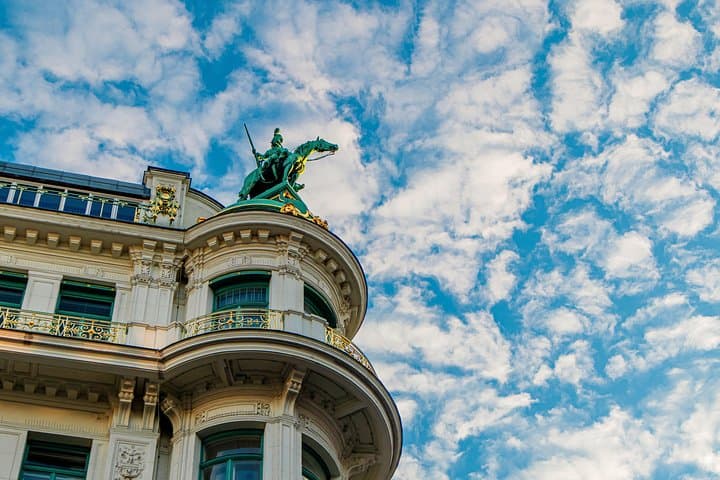 Salzburg to Vienna, Private Transfer, 2h of Sightseeing, Local Driver, English
