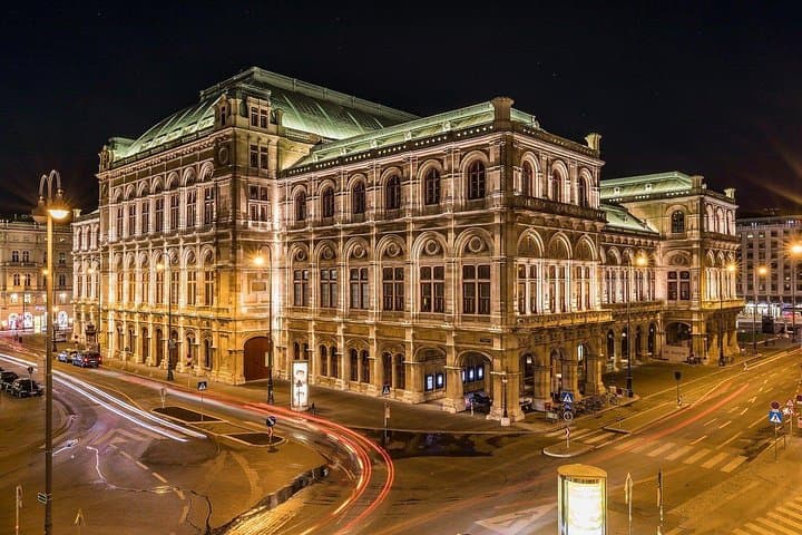 Private Vienna Night Lights & Landmarks Tour