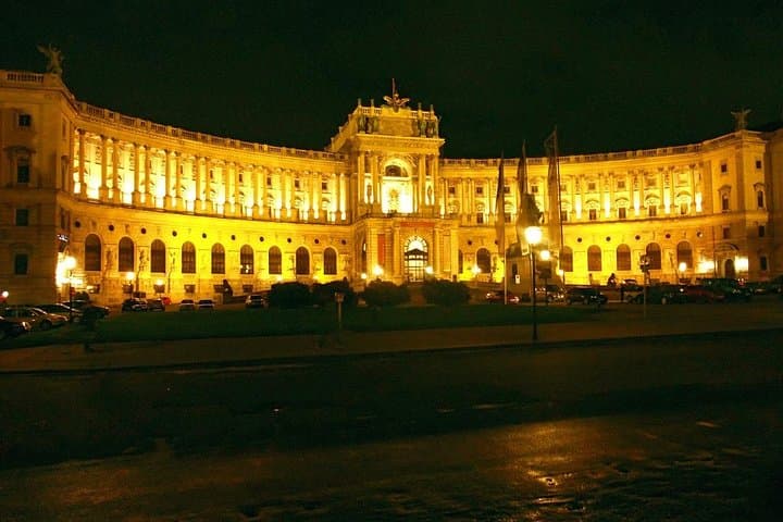 Private Vienna Night Lights & Landmarks Tour