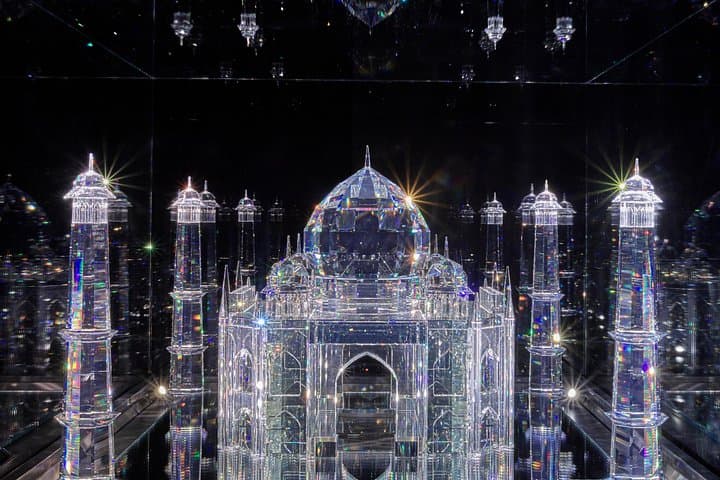 Innsbruck and Swarovski Crystal Worlds Private Tour from Salzburg