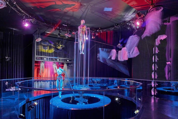 Innsbruck and Swarovski Crystal Worlds Private Tour from Salzburg