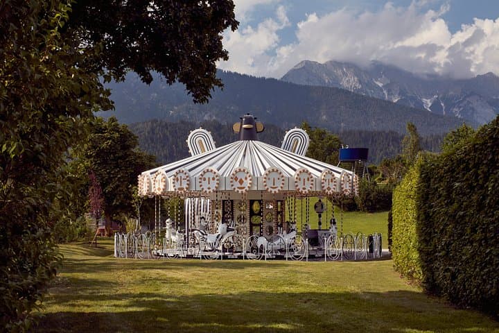 Innsbruck and Swarovski Crystal Worlds Private Tour from Salzburg