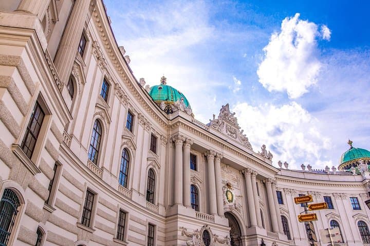 In the Footsteps of Mozart in Vienna with a Local