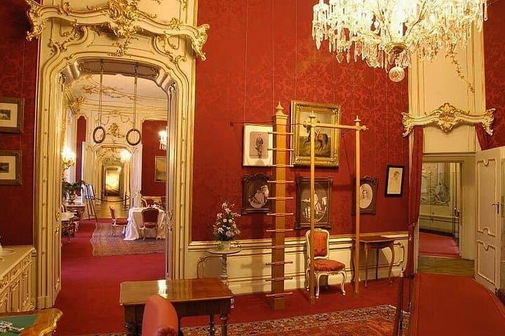 Hofburg Imperial Palace and Sisi Museum Skip the line tour