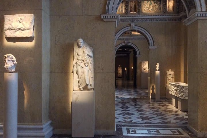 Private Tour of the Kunsthistorisches Museum: Secrets of Masterpieces | Tickets included