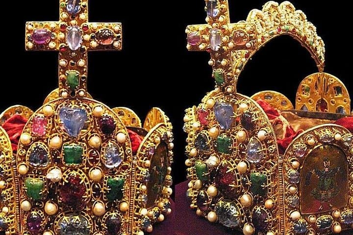 How to Pick a Crown. A Private Themed Tour of the Imperial Treasury (Kaiserliche Schatzkammer) / Tickets included