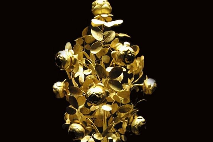 How to Pick a Crown. A Private Themed Tour of the Imperial Treasury (Kaiserliche Schatzkammer) / Tickets included