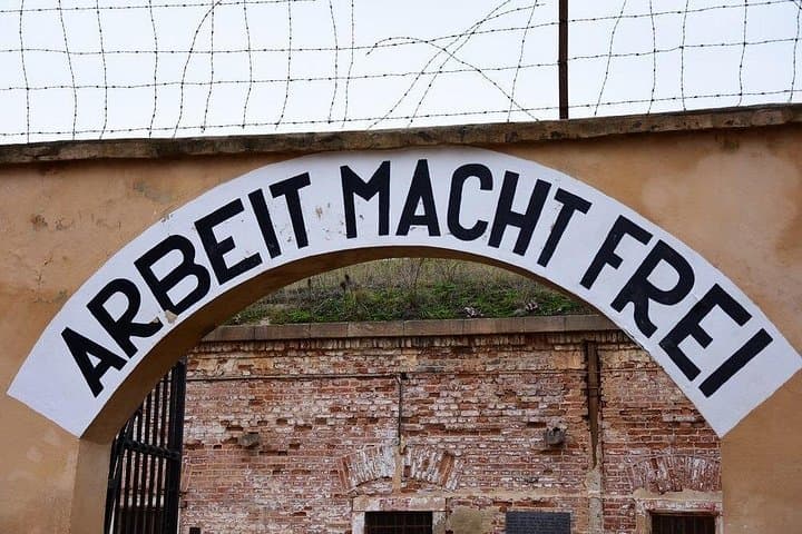 Salzburg to Vienna Transfer with Mauthausen Concentration Camp