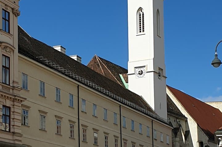 Vienna at your disposal - Private tour with Van, In English German and Italian