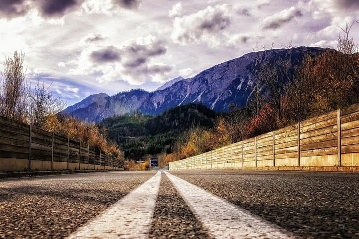 Alpine Panoramic Private Tour to Salzburg and Hallstatt incl. Admont from Vienna