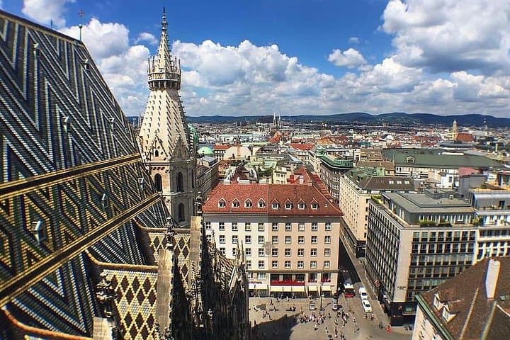Private city tour of Vienna with driver and guide with hotel pick up