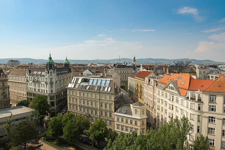 Private city tour of Vienna with driver and guide with hotel pick up