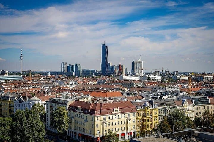 Private Full Day Tour from Budapest to Vienna with Hotel pick-up and drop off