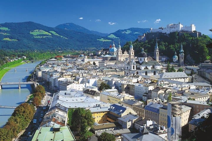 Daily Door-to-Door Shared Shuttle Service from Salzburg to Cesky Krumlov