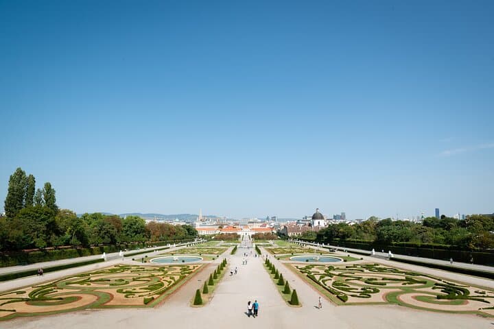Blick vom Oberen Belvedere über den Schlosspark auf Wien I Lukas Schaller (c) Belvedere, Wien
