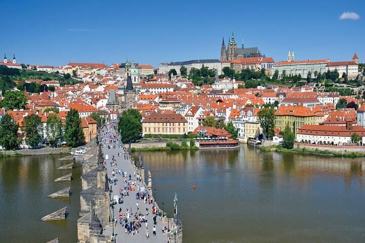 Private Transfer from Vienna to Prague in a Luxury Vehicle