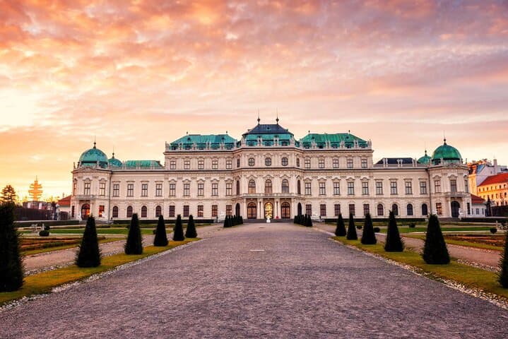 Private transfer from Vienna to Bratislava