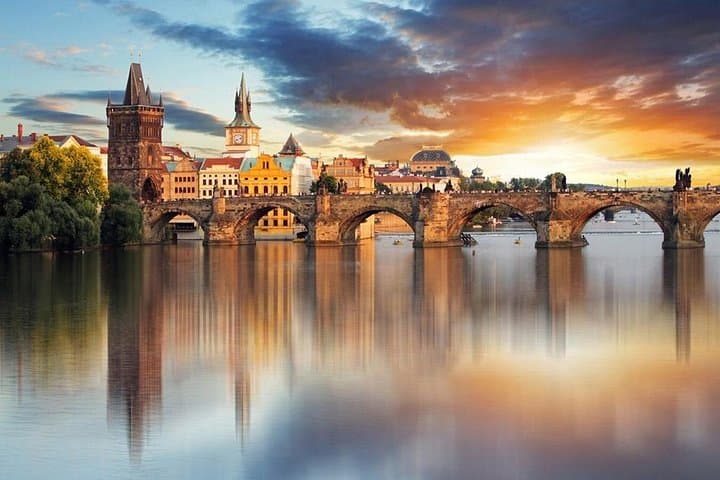 Full-Day Private Trip from Vienna to Prague