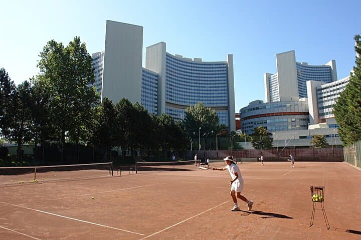Play Super Friendly Tennis In Vienna