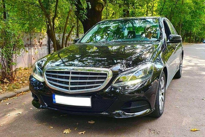 Private Airport Transfer: Vienna City → Airport (VIE)