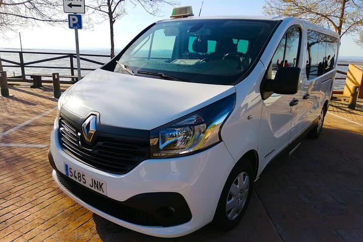 Private Airport Transfer: Vienna City → Airport (VIE)