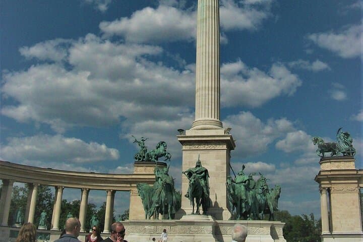 Daytrip to Budapest from Vienna - Private (Transfers & HD Licenced Guide)