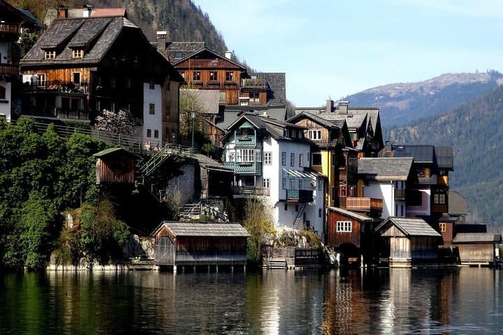 Full-Day Private Tour of Hallstatt and Salzburg from Vienna