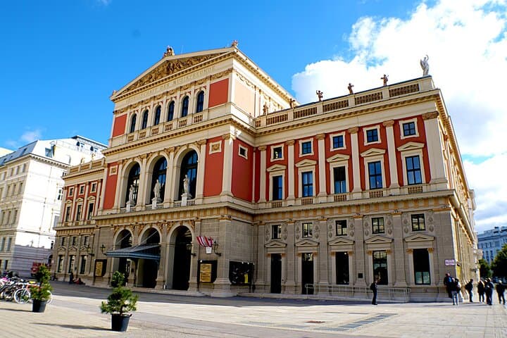 Vienna: Meet Strauss Life Private Guided Walking Tour