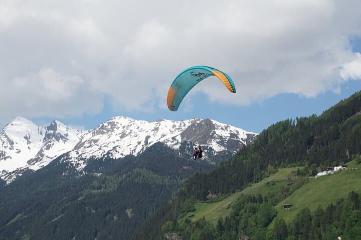 Paragliding Hike & Fly Experience Stubai near Innsbruck