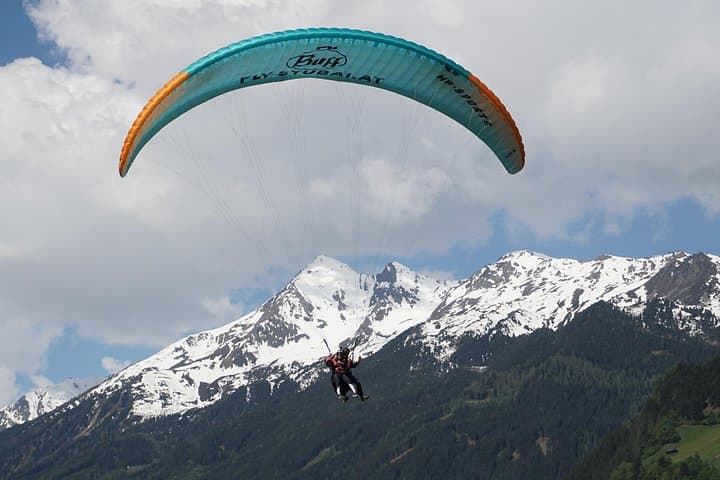 Paragliding Hike & Fly Experience Stubai near Innsbruck