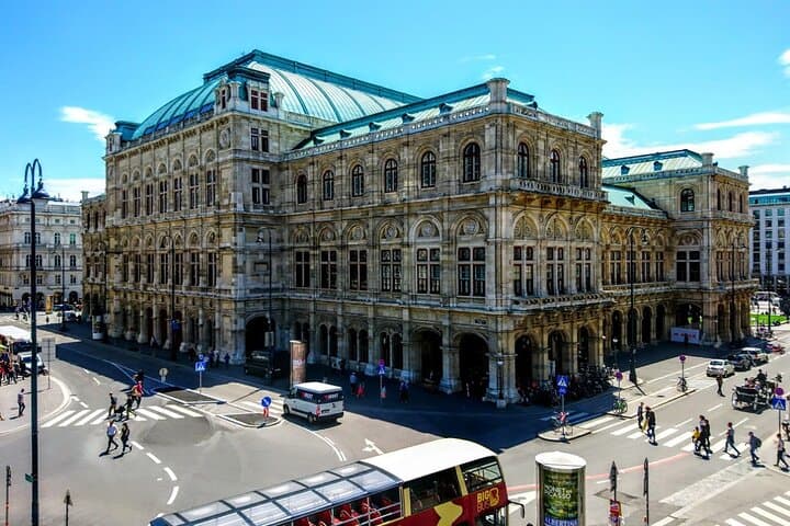 Private Transfer from Venice to Vienna or Vienna to Venice