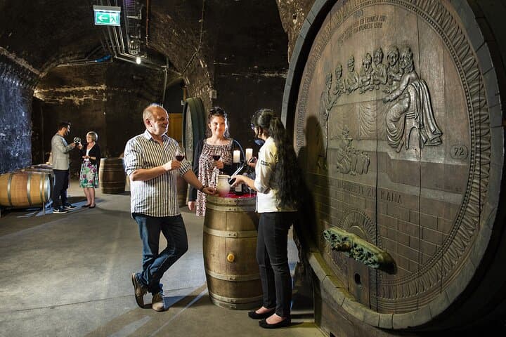commented wine tasting