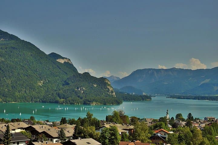 Full-Day Minivan Tour From Salzburg to Hallstatt with 5 Fingers,Lakes&Mountains