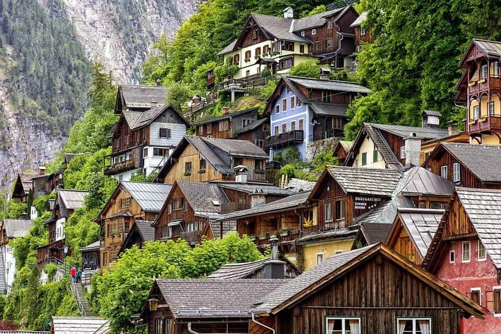 Private guided tour from Vienna to Hallstatt with Skywalk & Salt Mine Experience