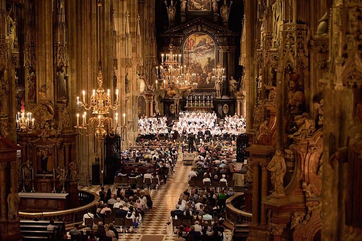 Grand Choir Concert; Big choir concert