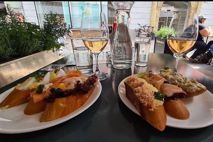 Charming Graz & Spirits Tasting: Private Relaxed Tour from Vienna