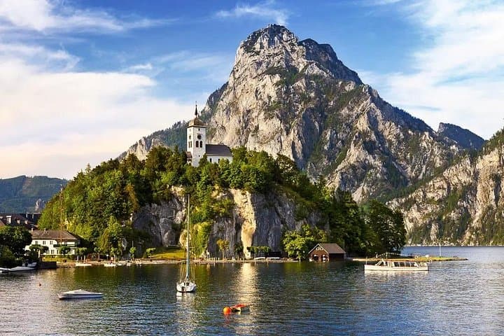 Salzburg & Hallstatt: The Smart Route Private Tour (Driver+Guide)