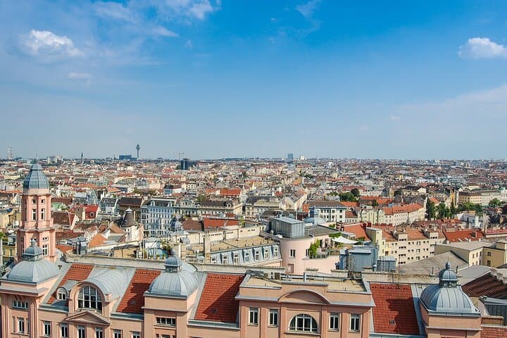 Salzburg to Vienna Private Car Transfer with Sightseeing Stop