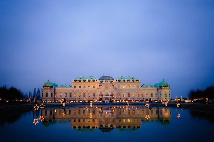 Salzburg to Vienna Private Car Transfer with Sightseeing Stop