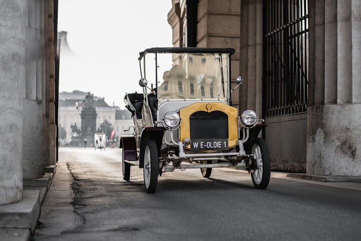 City Sightseeing Tour in an Electro Vintage Car (up to 5 people)