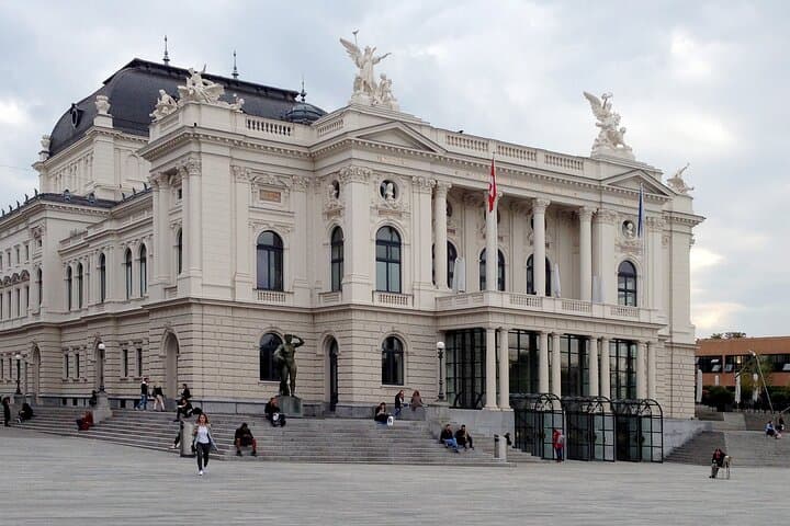 Private Transfer in the Alps from Innsbruck to Zurich, English Speaking Driver