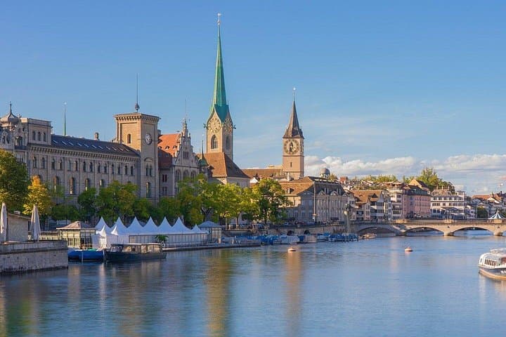 Private Transfer in the Alps from Kitzbühel to Zurich, English Speaking Driver