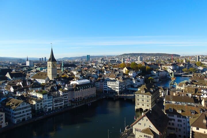 Private Transfer From Salzburg to Zurich With a 2 Hour Stop